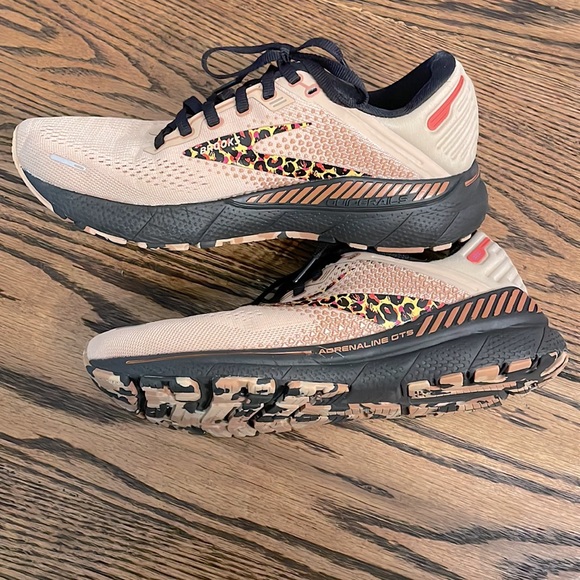 Adrenaline GTS Brooks Limited Edition - Picture 5 of 9